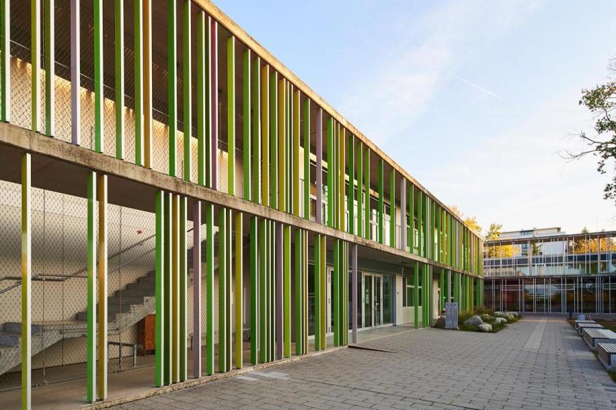 Blick auf die Grundschule der Jakobusschule